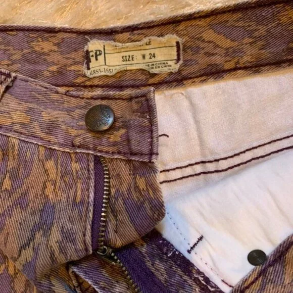 FREE PEOPLE Denim Jean Shorts 24 - Picture 4 of 6